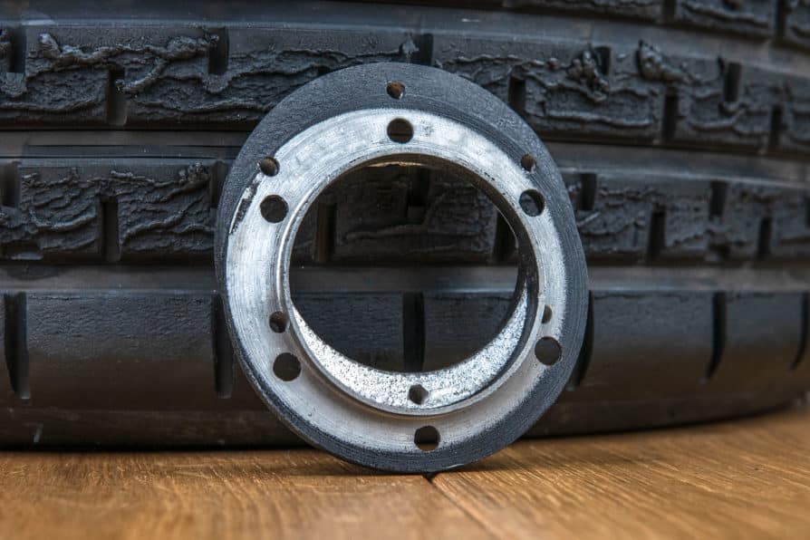 MOMO steering wheel eccentric ring 6x70 mm - Image 2