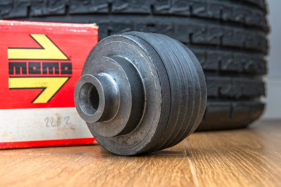 MOMO steering wheel hub (K 2202) Jaguar XJ40 / XJ6 Sovereign