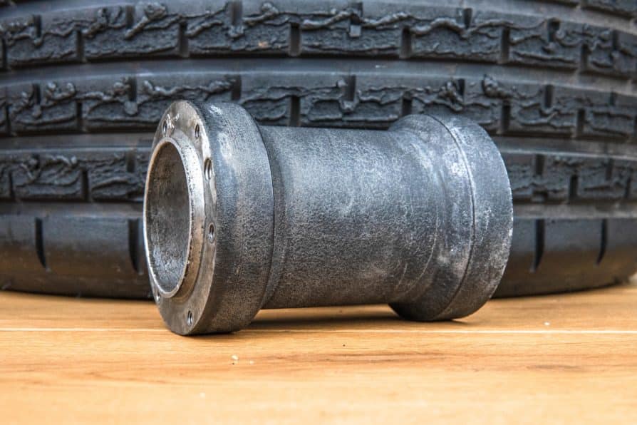 MOMO steering wheel hub (240) Porsche 911 / 928 - VW Beetle / Karmann Ghia - Image 2