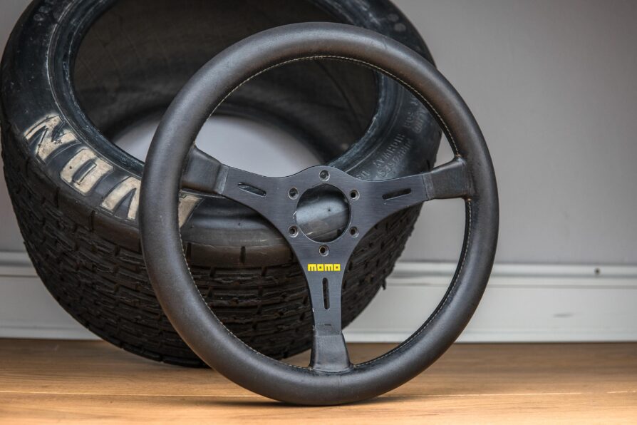 1994' MOMO sports steering wheel BMW / Porsche / Mercedes