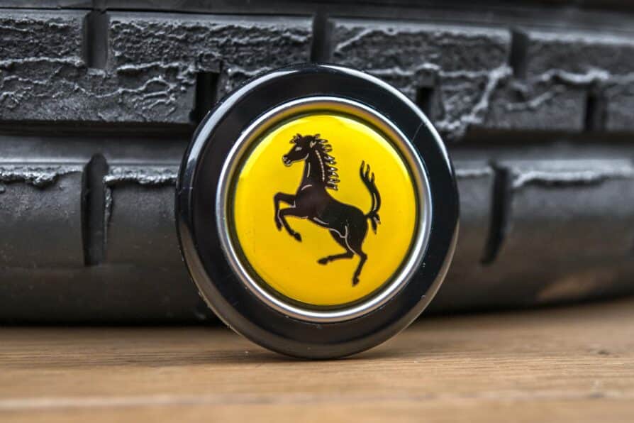 1970s MOMO Hupenknopf Ferrari 246 / 308 / 348 / 365