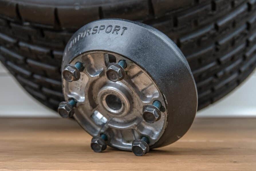 Ford "RS" steering wheel hub (9057 618) Sierra Cosworth - Image 2
