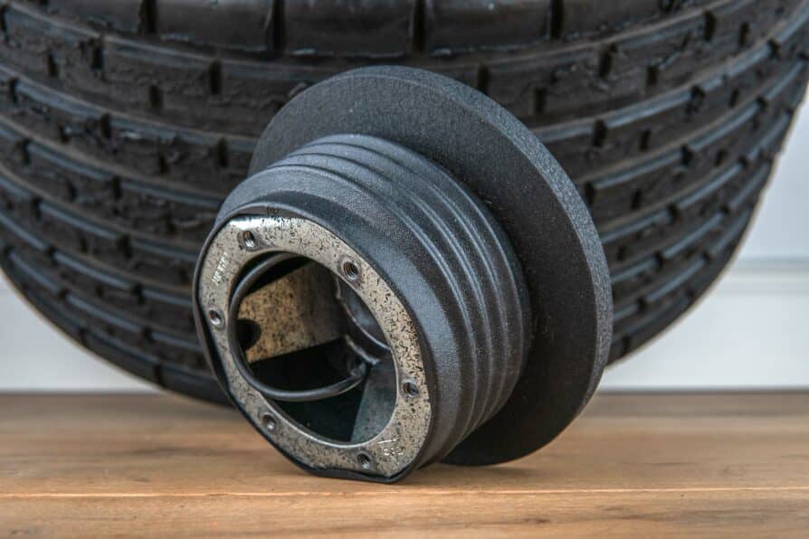 MOMO steering wheel hub (K 2008) BMW E31 / E36 - Image 3