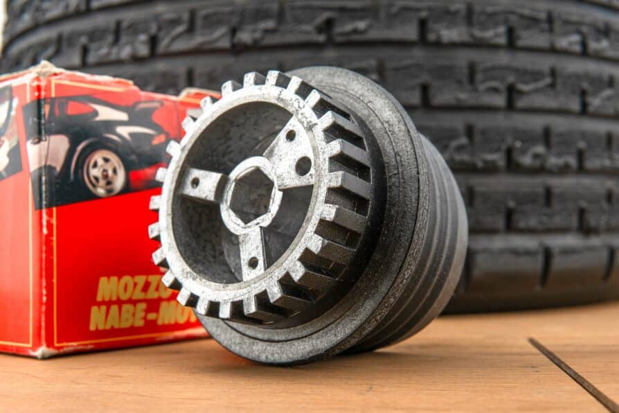 MOMO steering wheel hub (K 4528) Ford Fiesta / Escort