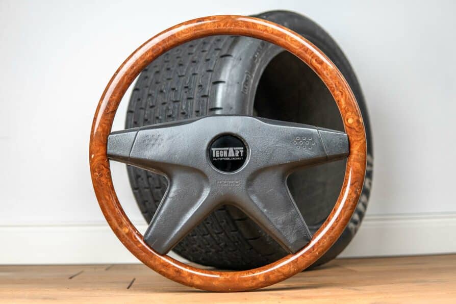 1990' MOMO ML38 wooden steering wheel Mercedes W201 / W123 / W124 / W126 / W460 / R107 / R129