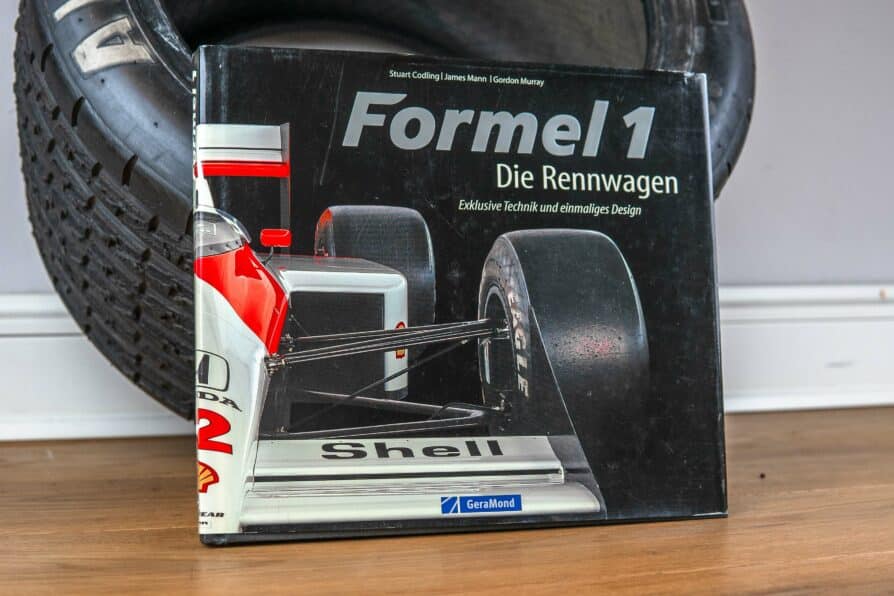 2014' Formula 1 The Racing Cars - Exclusive Technology and Unique Design Book