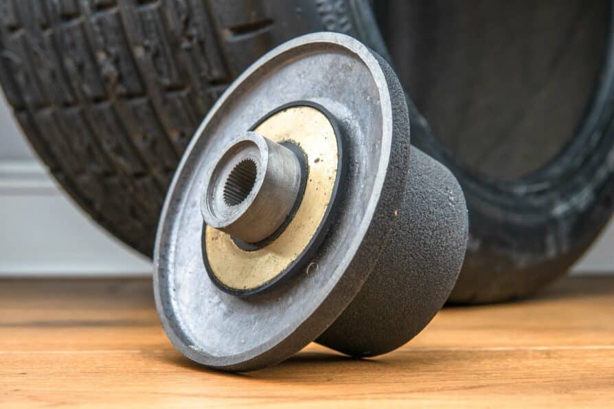 MOMO steering wheel hub (156) BMW 1800 / 2000 / E3 / E9 / E10 / E12 / E21 / E23 / E24 / E28