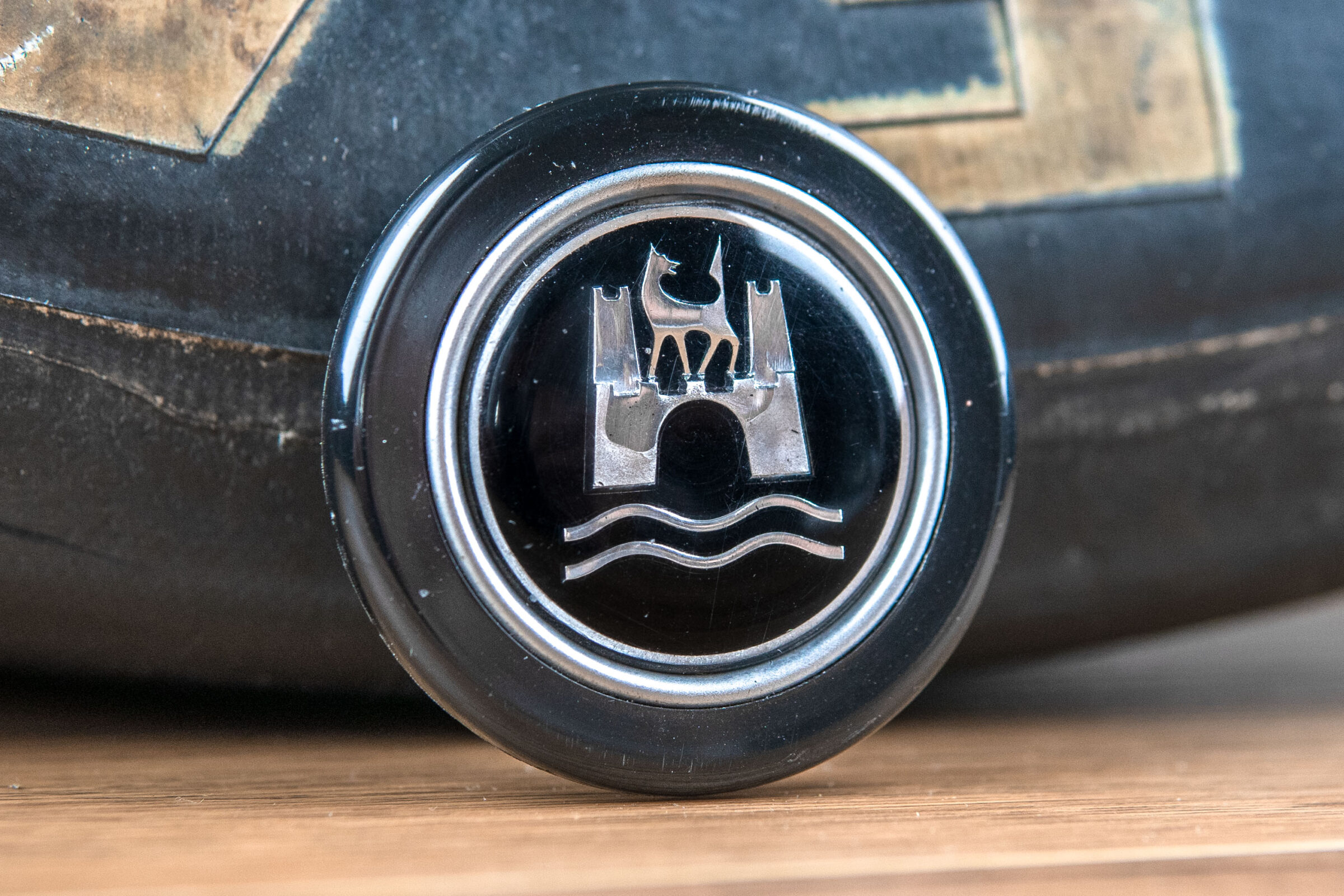 Bouton de klaxon MOMO des années 1970 « WOLFSBURG » pour VW Golf / Coccinelle