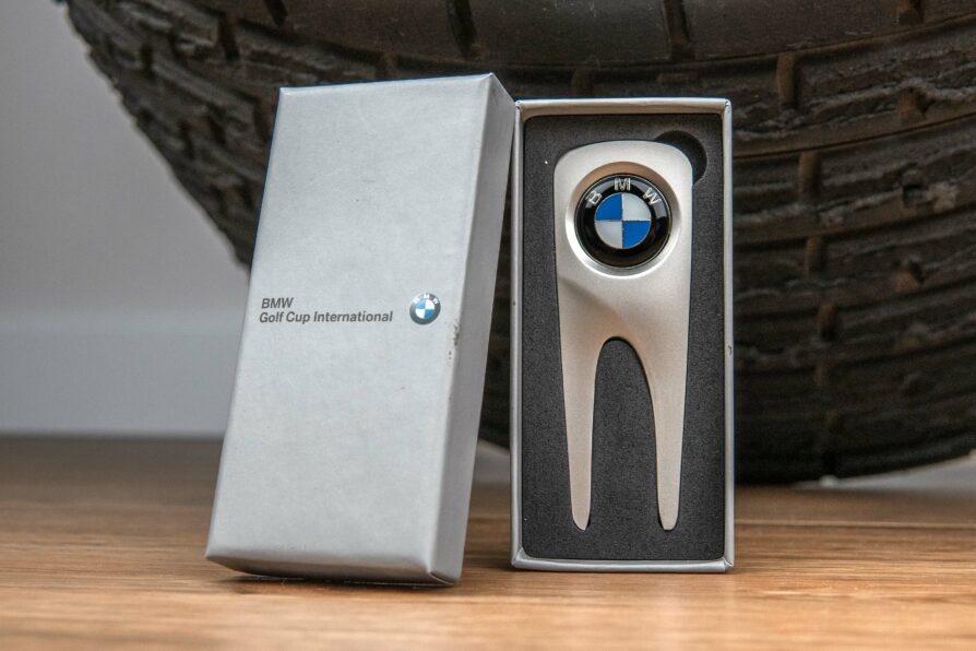 BMW Golf Cup International pitch fork divot