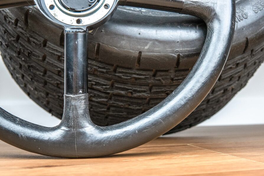 1990s MOMO "PORSCHE DESIGN" steering wheel - Image 6