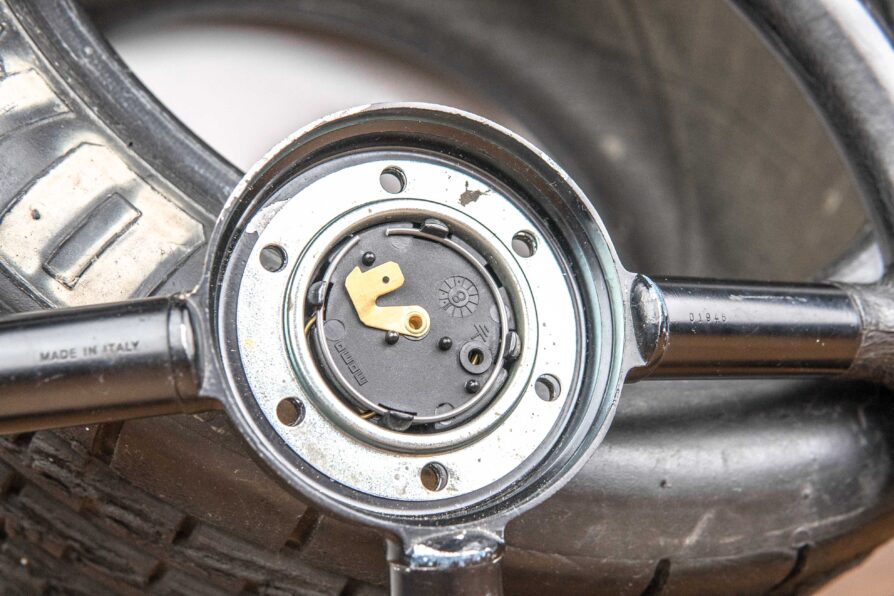 1990s MOMO "PORSCHE DESIGN" steering wheel - Image 10