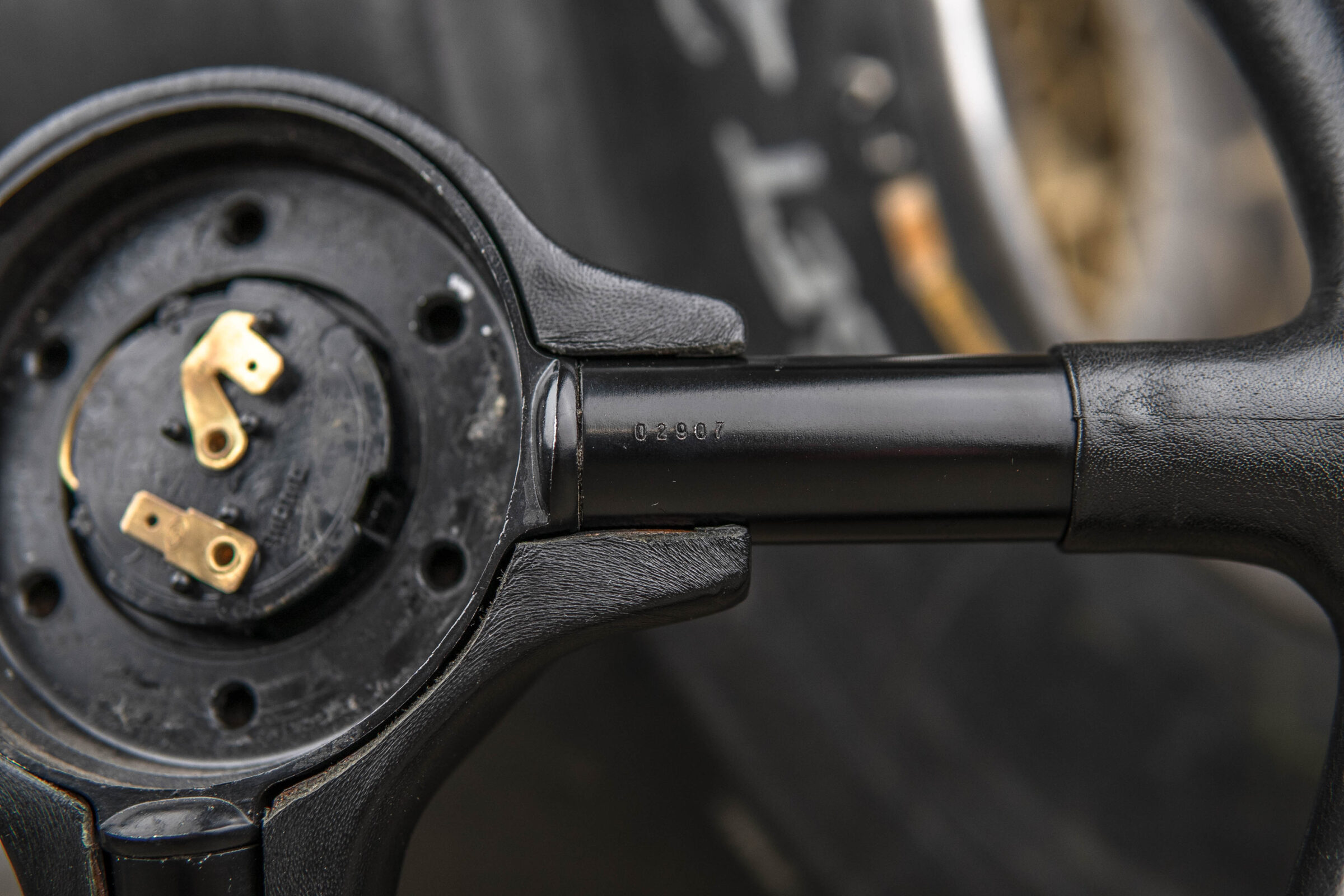 1980s MOMO "PORSCHE DESIGN" steering wheel - Image 5