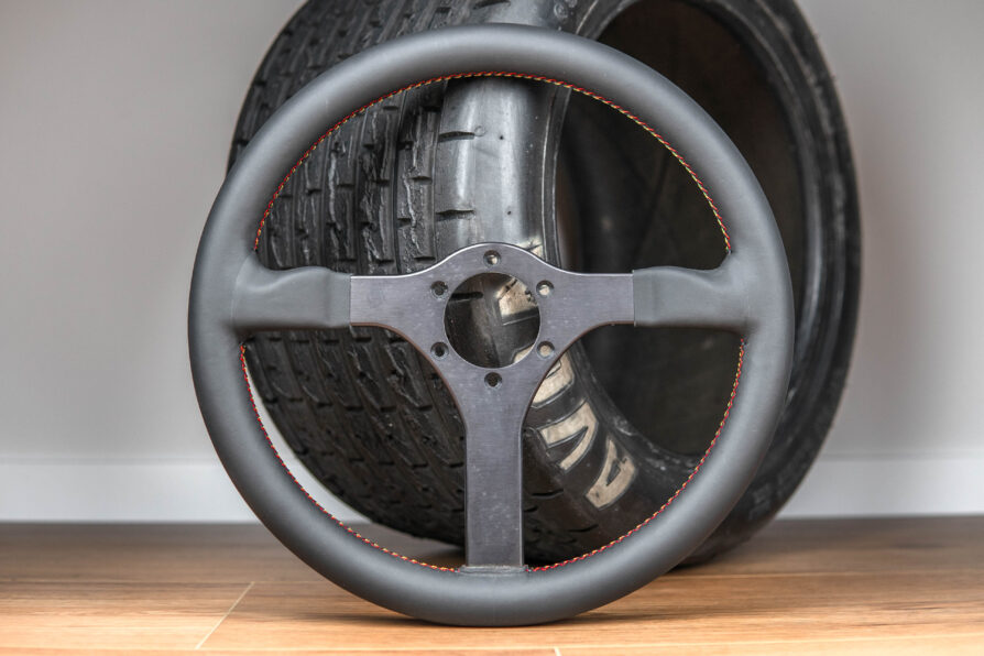 2010' MOMO steering wheel Ferrari F40