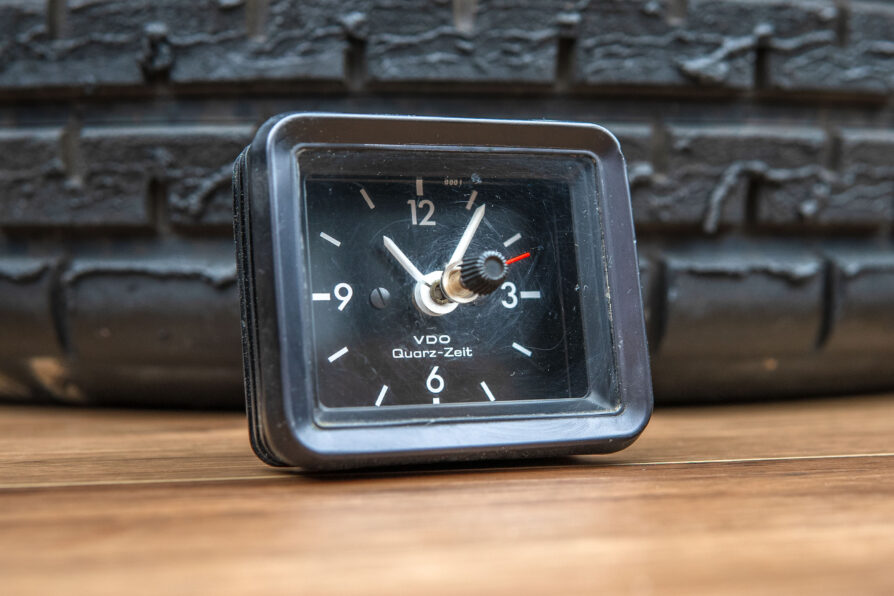 1977' VDO quartz clock VW Beetle 1303 (133919203A)