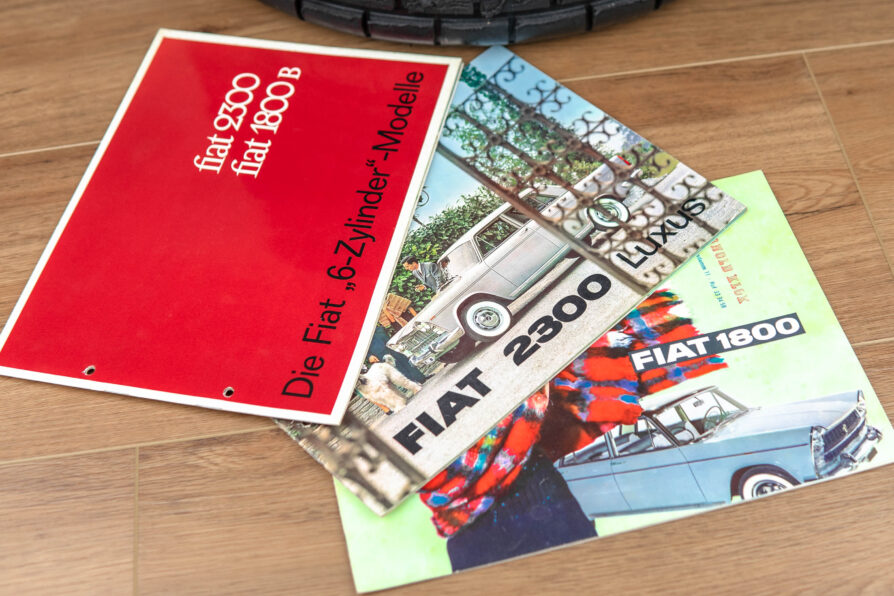 1960s collection of brochures Fiat 2300 + Luxus / 1800 + B