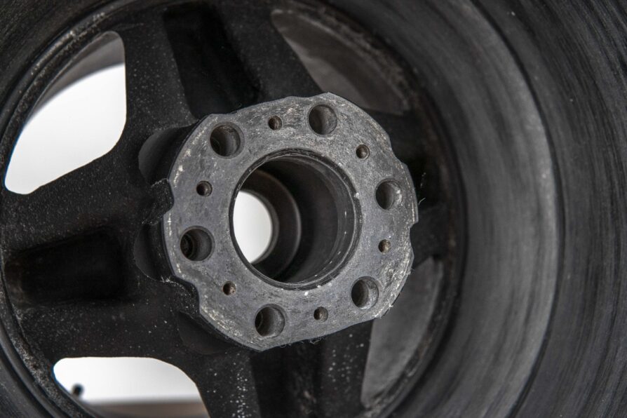 1970s Lotus 72 / 76 "JPS" magnesium wheel Formula 1 - Image 5