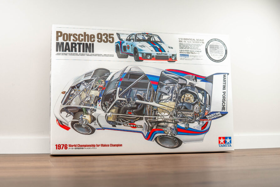 TAM12023U Tamiya 1/12 Porsche 935 Turbo Martini Championnat du Monde 1976