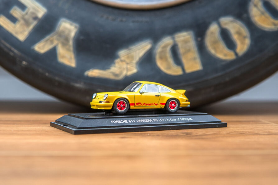 Limitierter Ebbro 1973 Porsche 911 Carrera RS 2.7 - Modellauto 1:43 – Bild 2