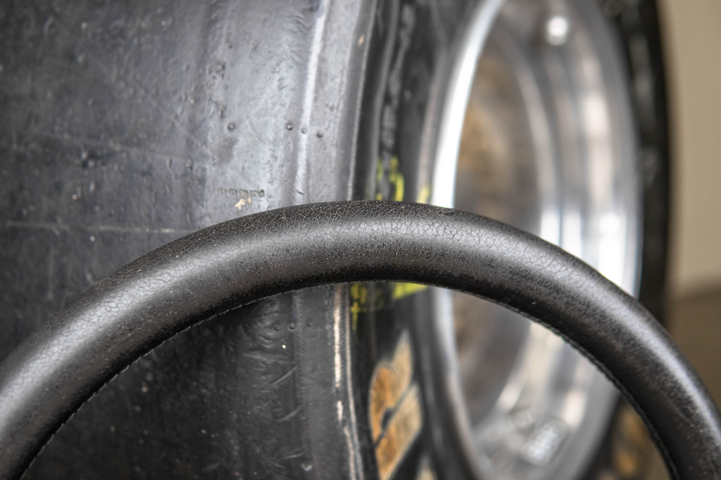 Volante MOMO V36 del 1988 "Martini Racing" - immagine 3