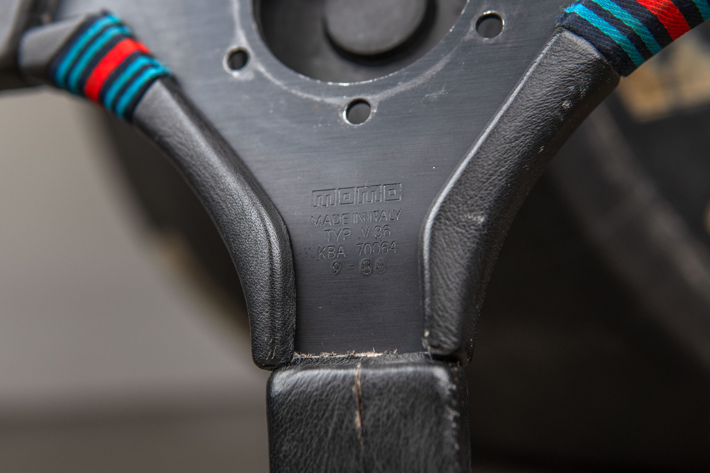 Volante MOMO V36 del 1988 "Martini Racing" - immagine 5