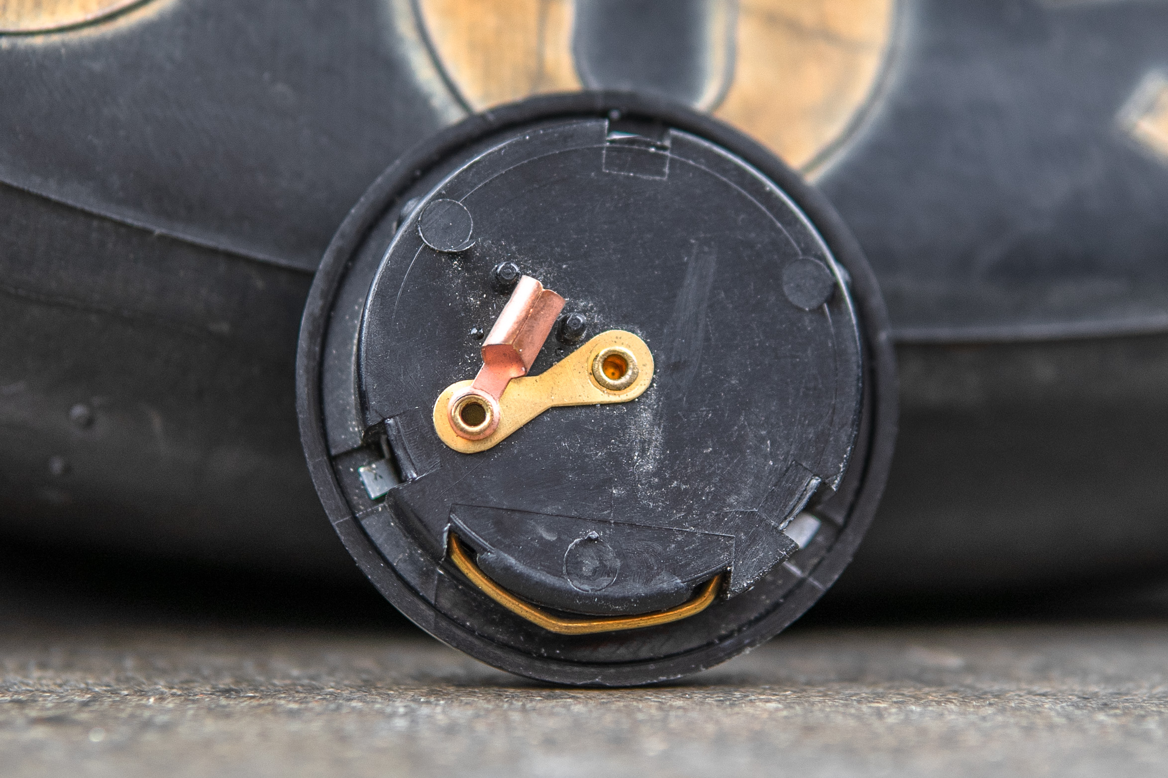 Bouton de klaxon MOMO des années 1970 Renault 4 / 6 / 8 / 12 – Image 2