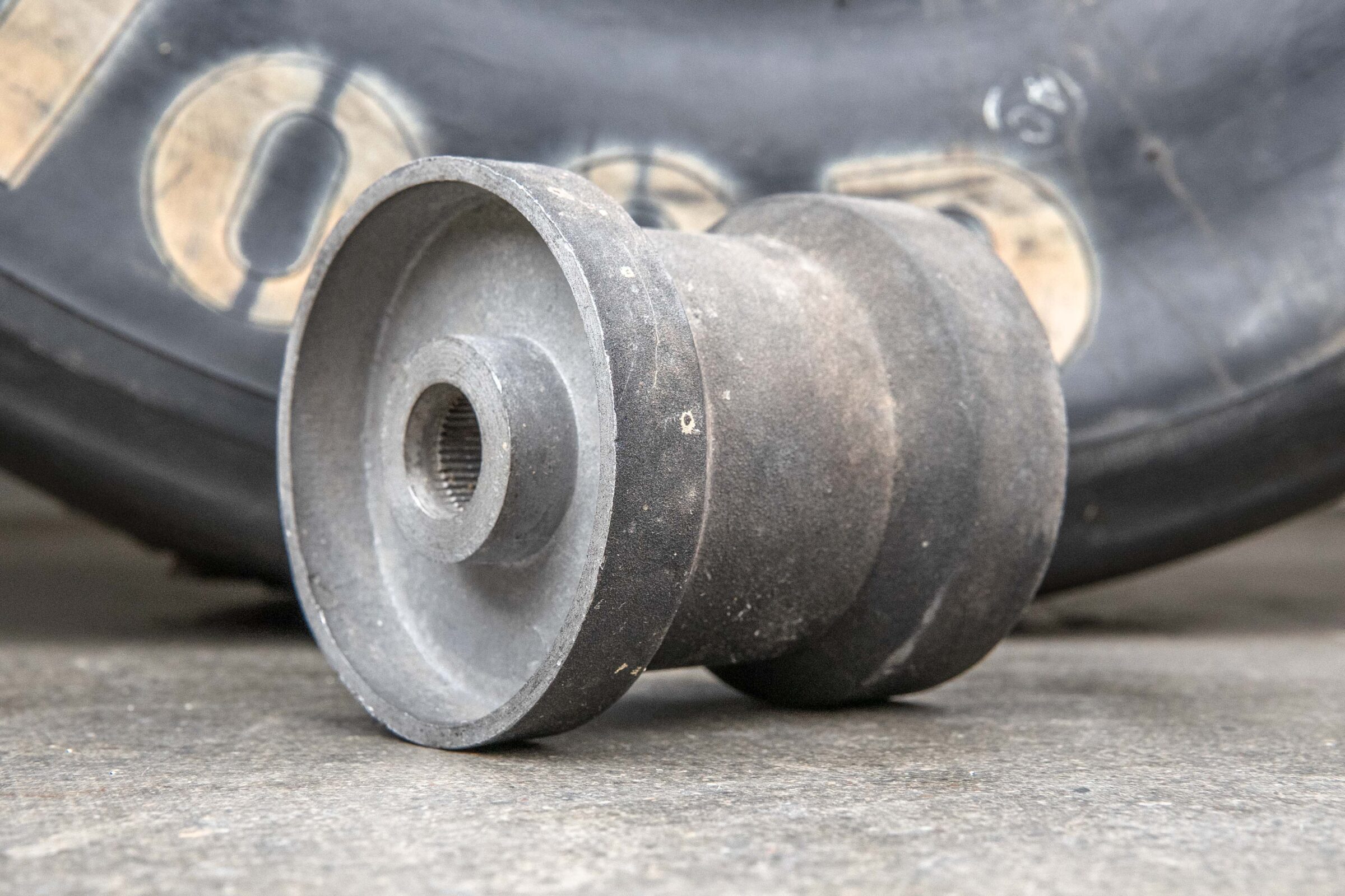 Moyeu de volant MOMO (132) Renault 4 / 6 / 8 / 12 / 18 / Fuego