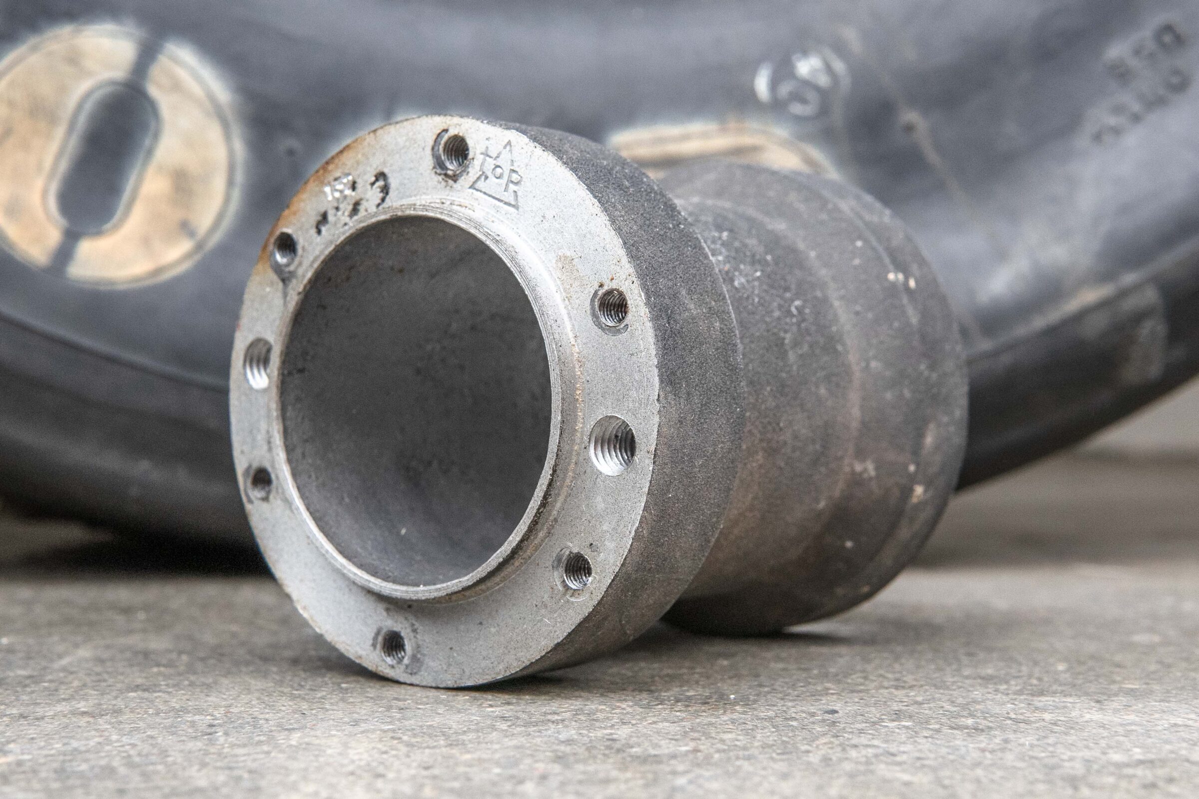 Moyeu de volant MOMO (132) Renault 4 / 6 / 8 / 12 / 18 / Fuego – Image 2