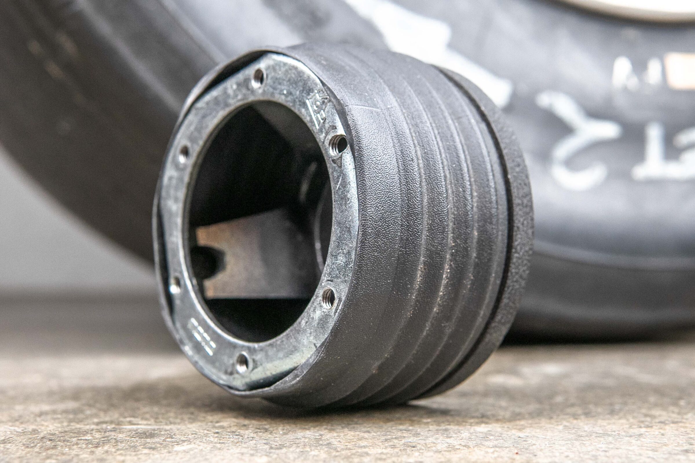 MOMO steering wheel hub (K 2207) Jaguar XJ40 - Image 2